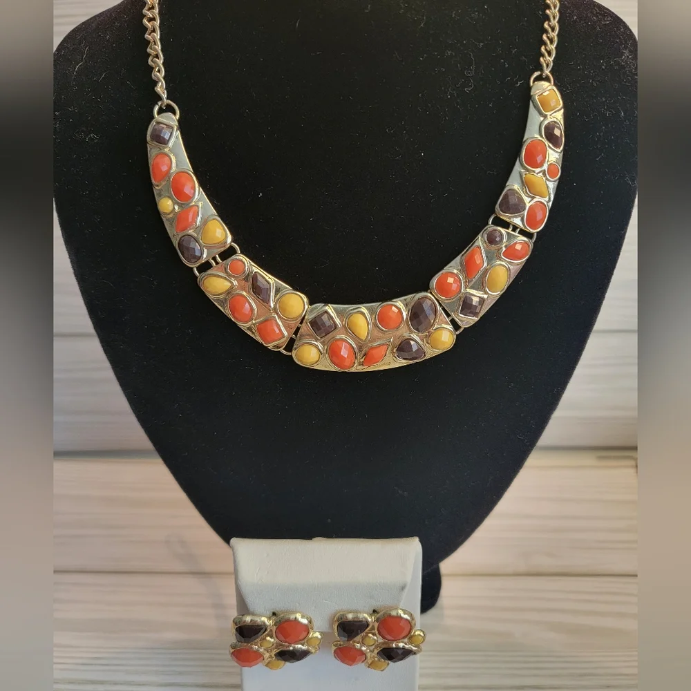 Gold Tone Multicolor Cabochon Bib Necklace Pierced Earrings Set